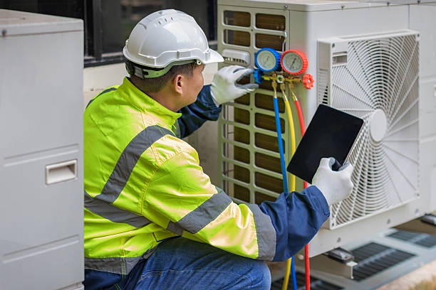 Professional Ac Installation technician working in Bellflower, IL